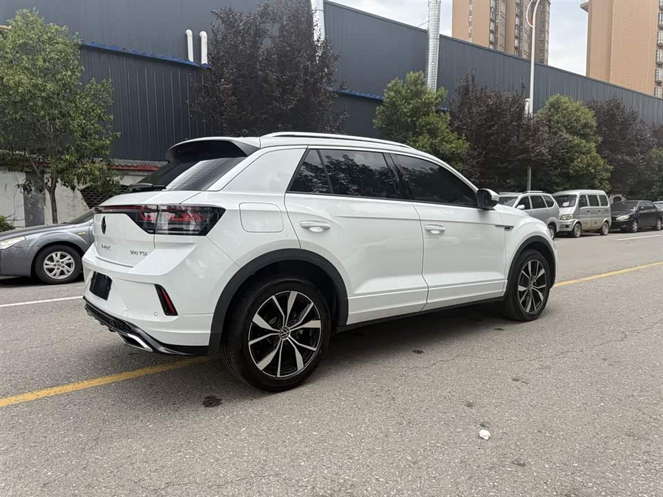 Volkswagen T-ROC exploring Songs