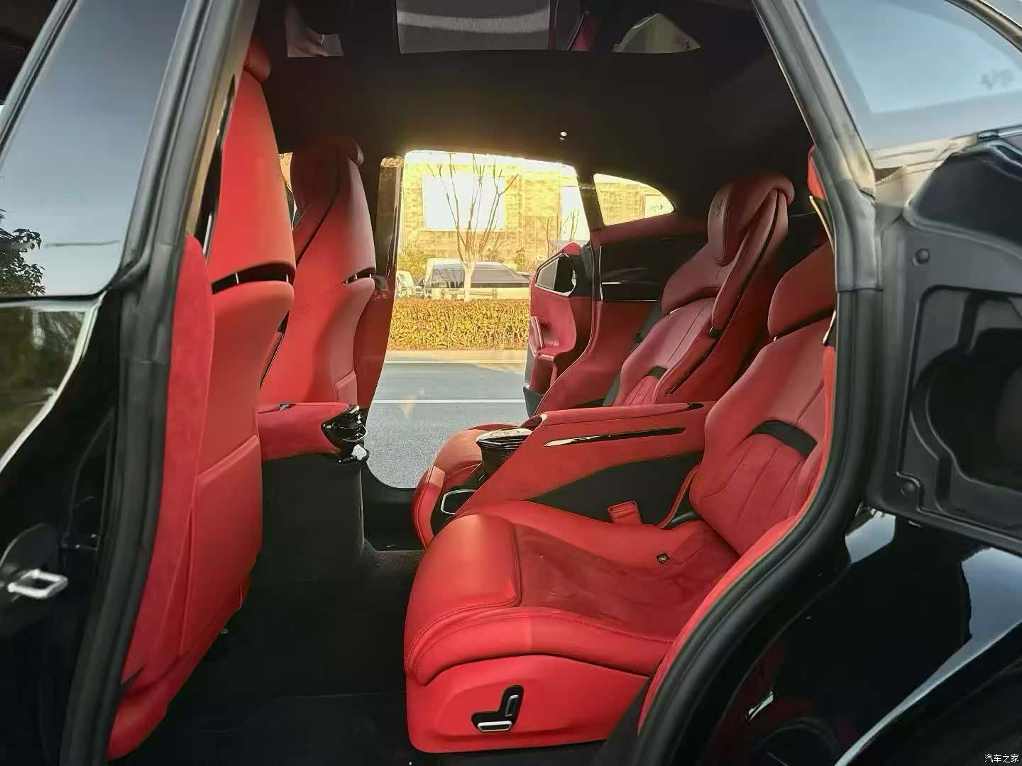 Ferrari Purosangue, 2024 6
