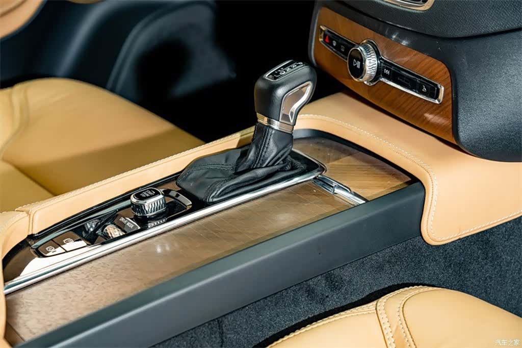 Volvo XC90, 2018 20