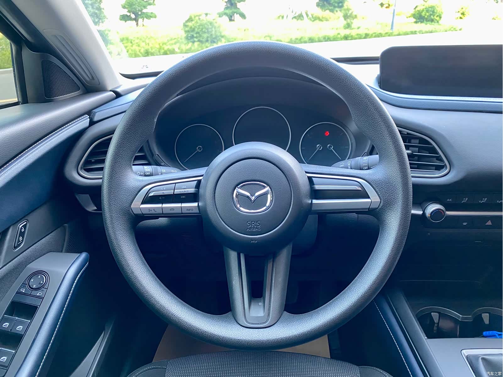 Mazda CX-30, 2024 13