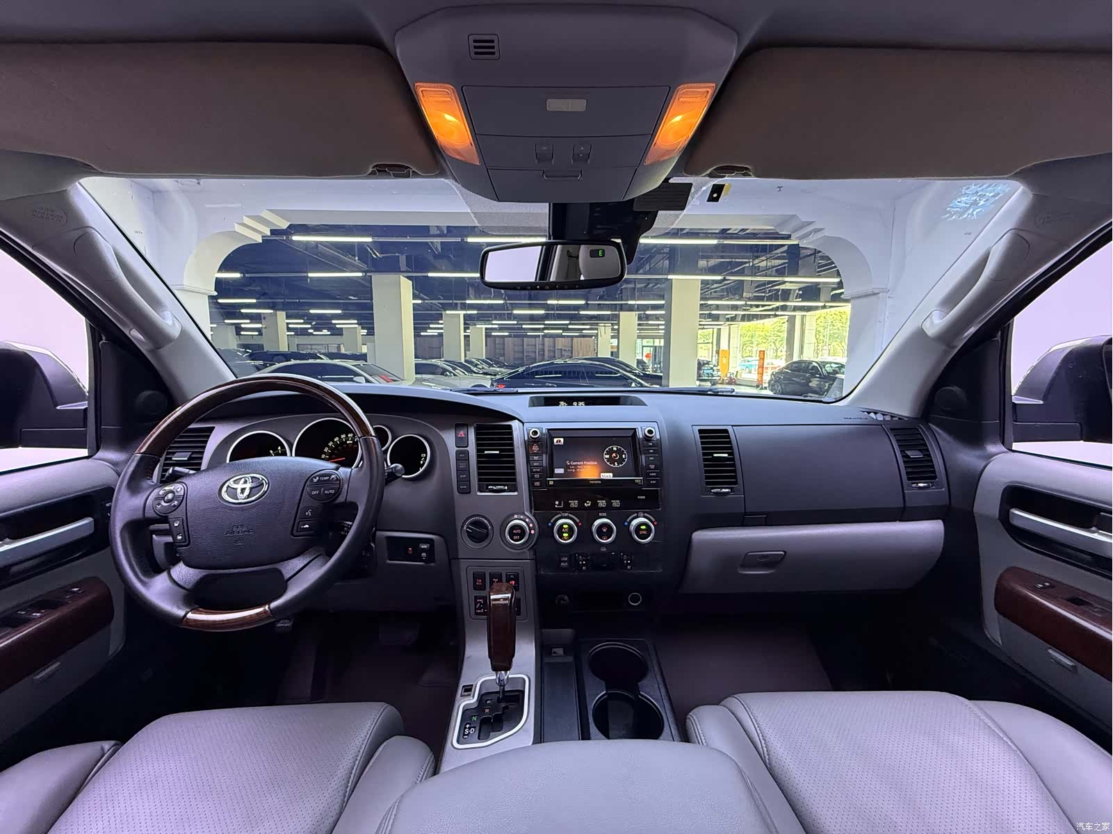 Toyota Sequoia, 2011 13