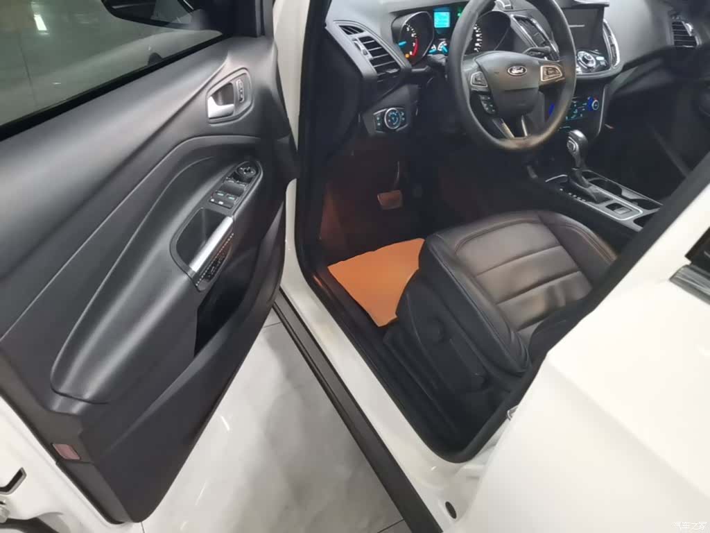 Ford Kuga, 2018 12