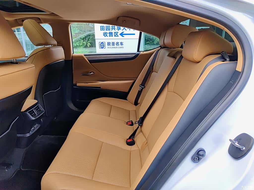 Lexus ES, 2025 8