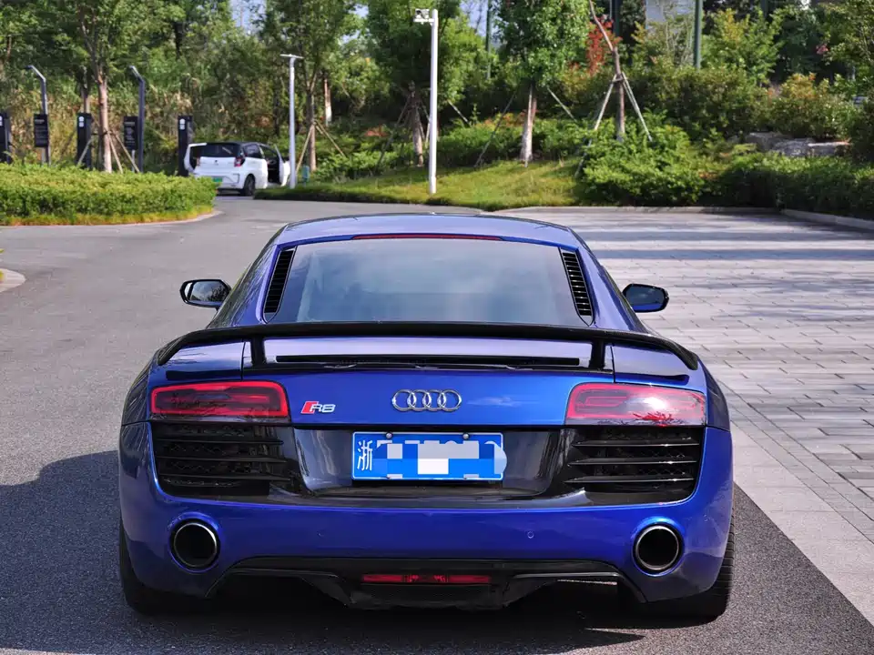 Audi R8