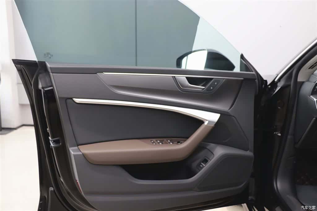Audi A7L, 2023 10