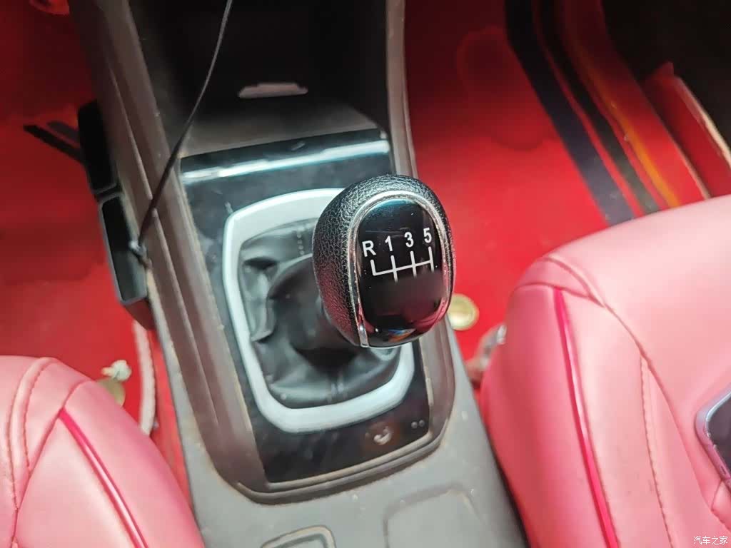 Wuling 310W, 2019 7