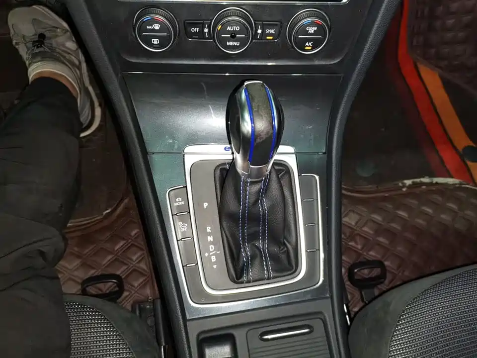 Volkswagen Golf*pure electricity