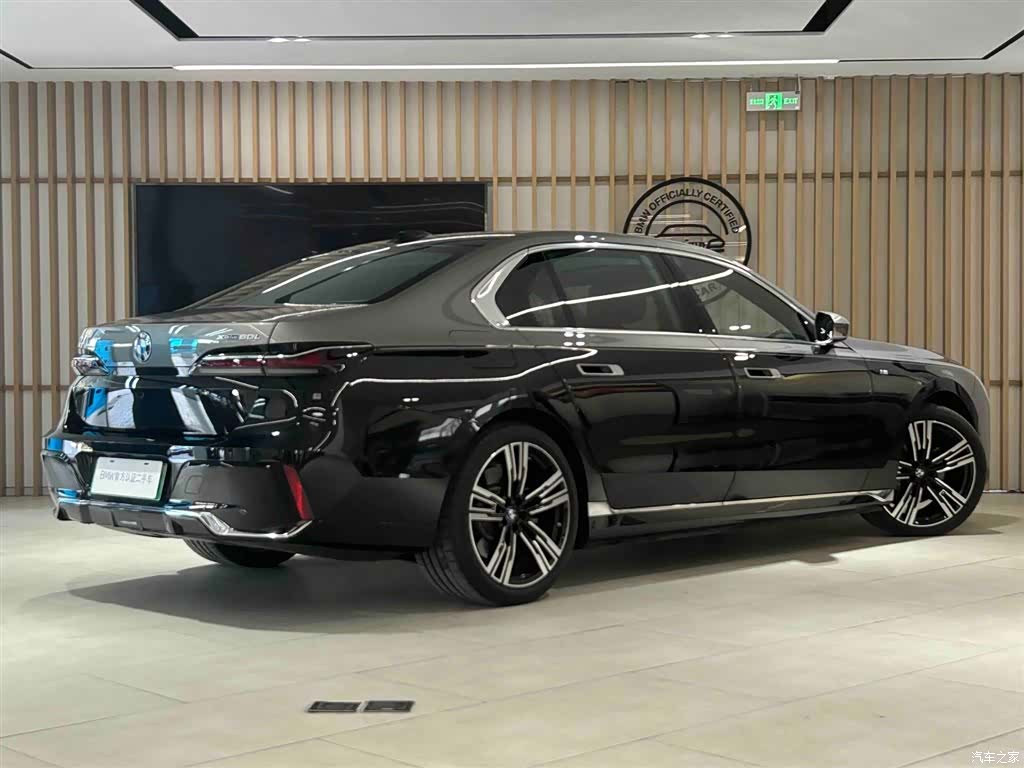 BMW i7, 2024 все фото