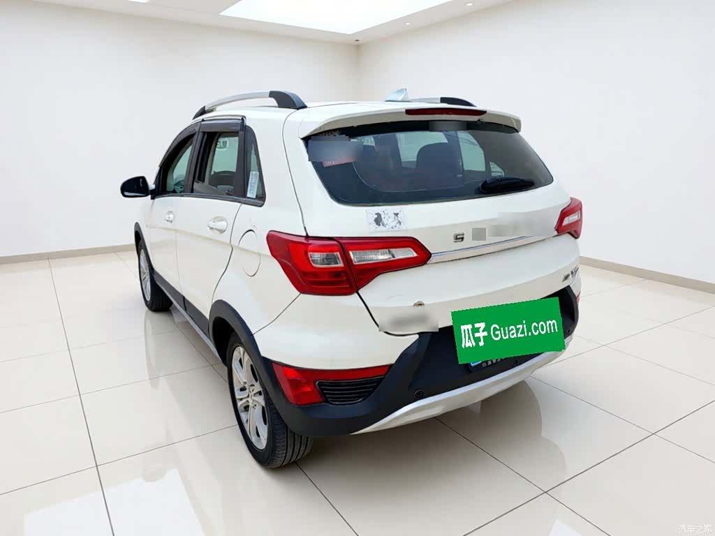 BAIC X25, 2017 4