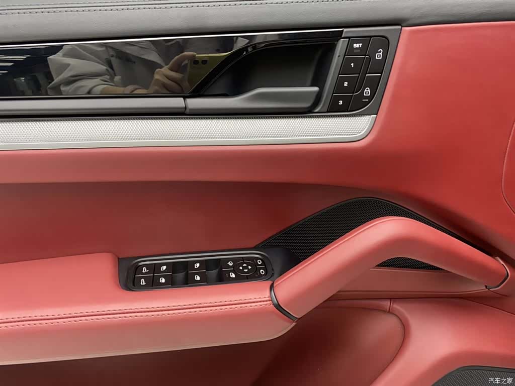 Porsche Cayenne, 2025 25
