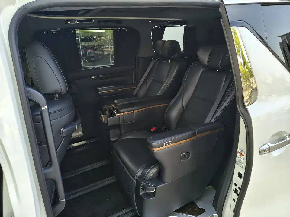 Toyota Elfa Toyota Elfa