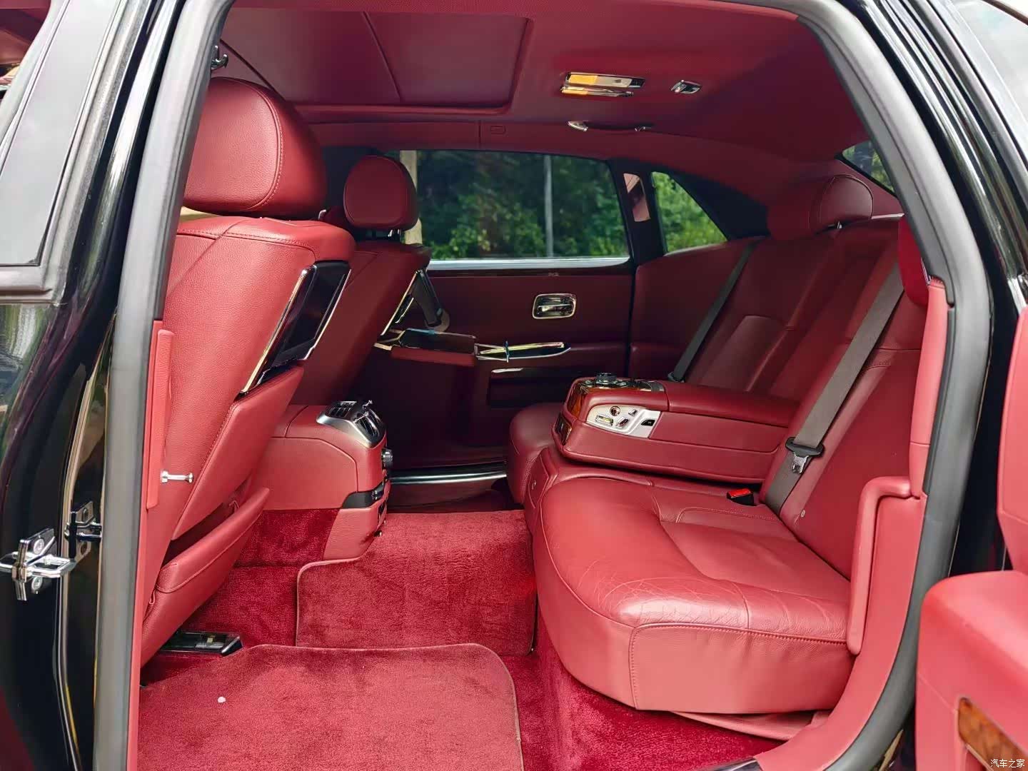 Rolls-Royce Ghost, 2013 6