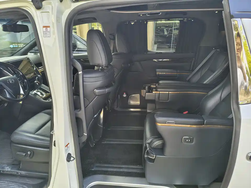 Toyota Elfa Toyota Elfa