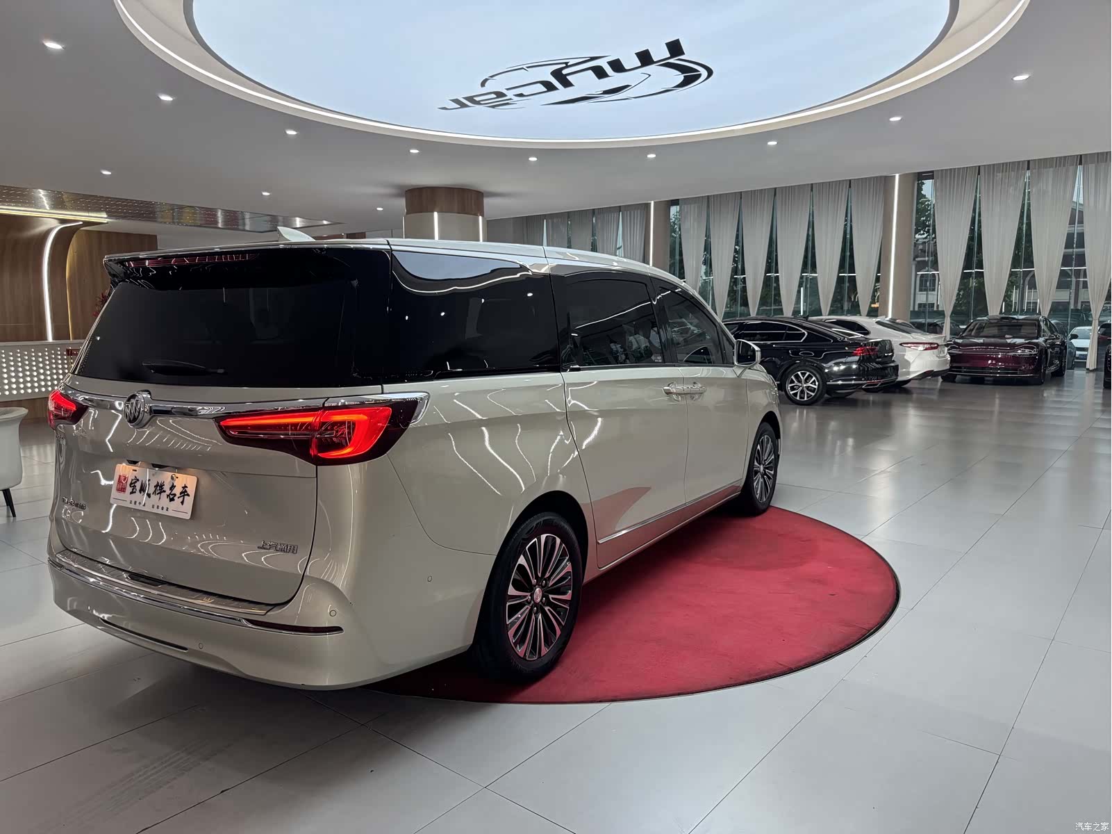 Buick GL8, 2020 все фото