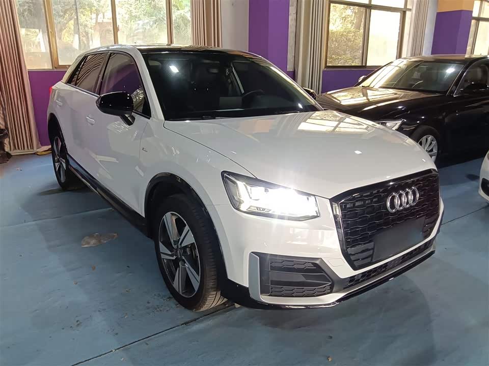 Audi Q2L