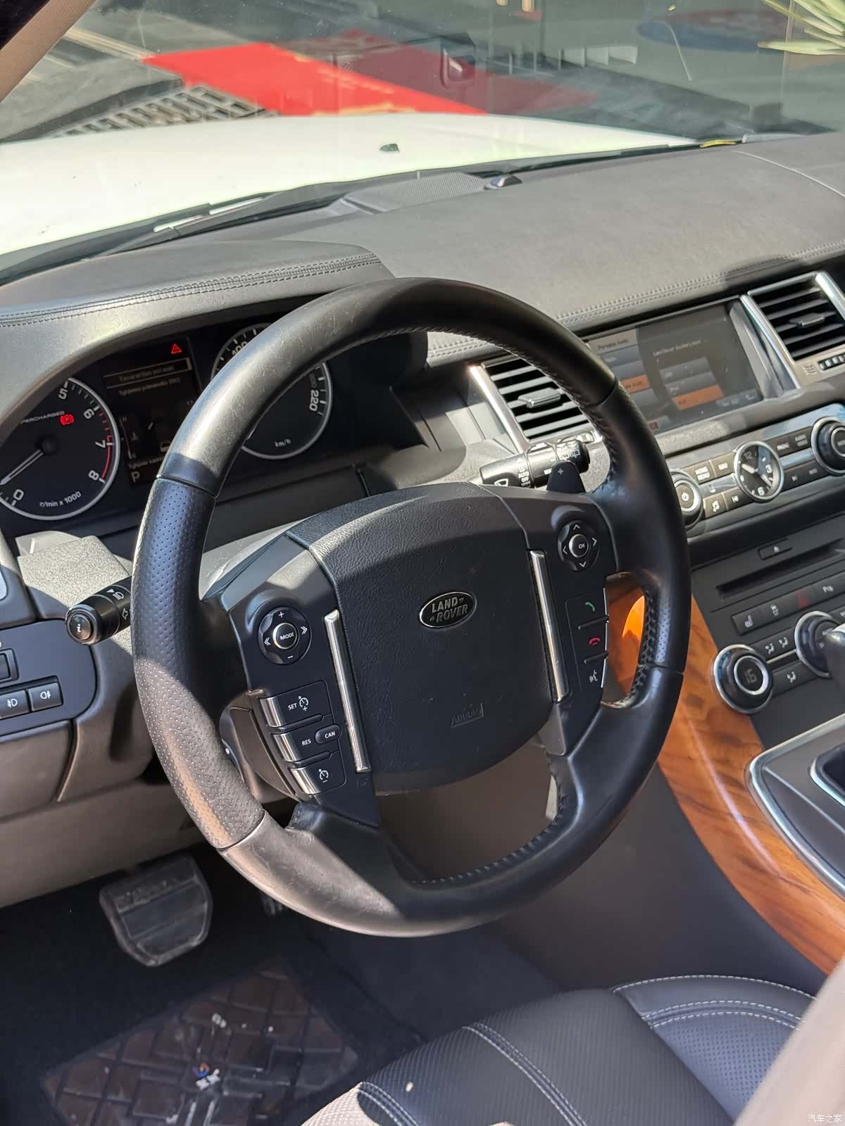 Land Rover Range Rover, 2011 10
