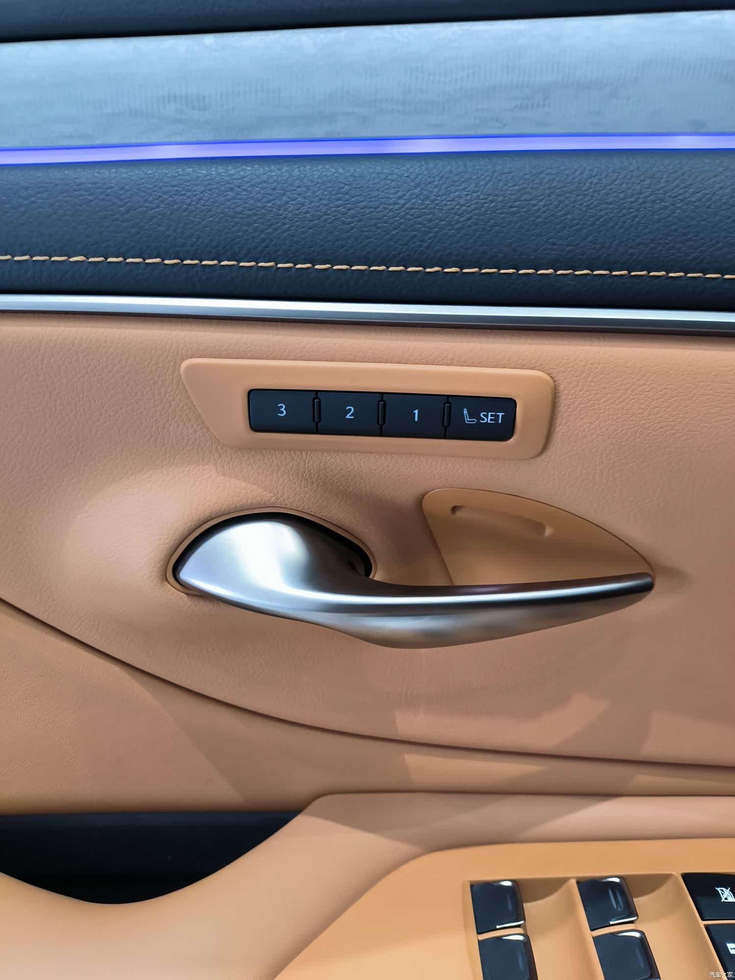 Lexus ES, 2025 8