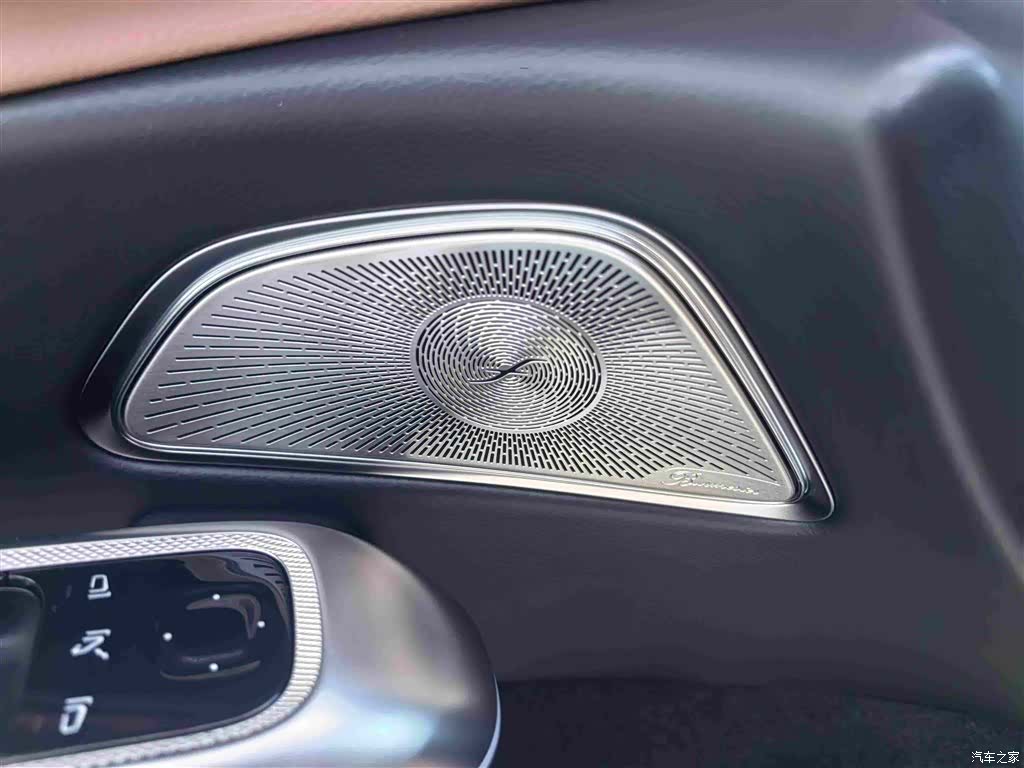 Mercedes-Benz E-Class, 2025 13