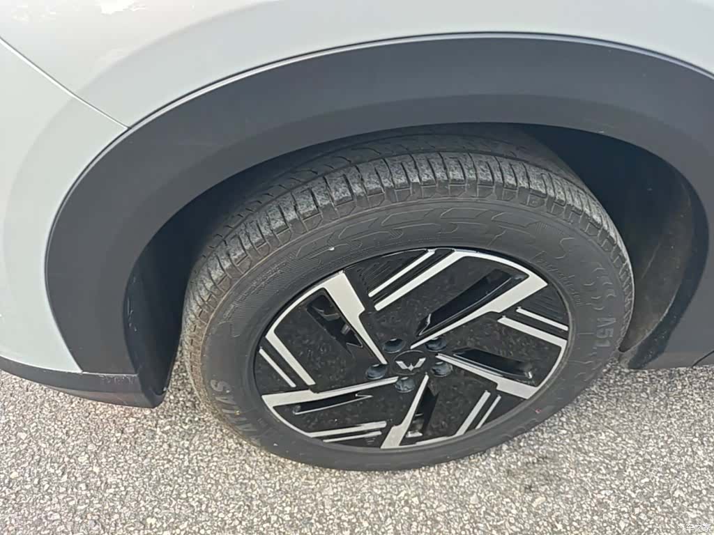 Wuling Starlight, 2025 25