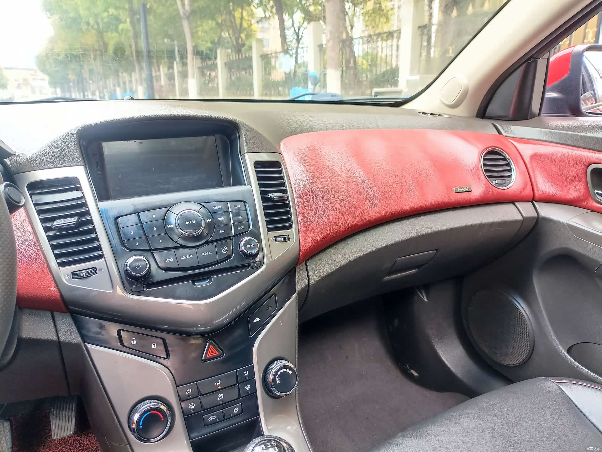 Chevrolet SE, 2016 28