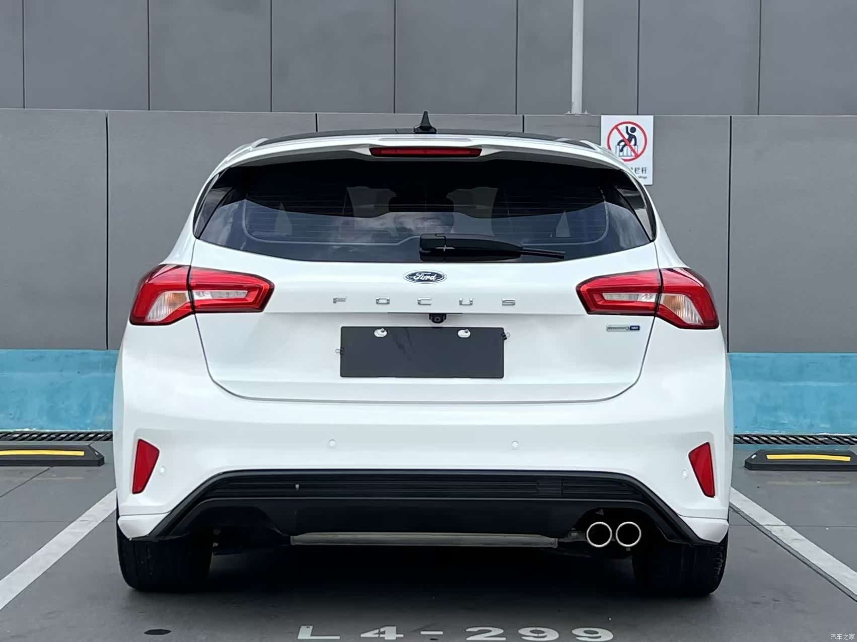 Ford Focus, 2022 все фото