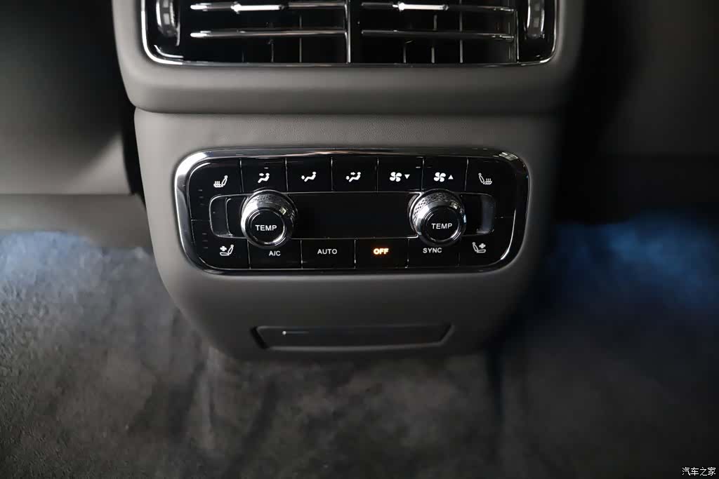 Hongqi 6, 2022 24
