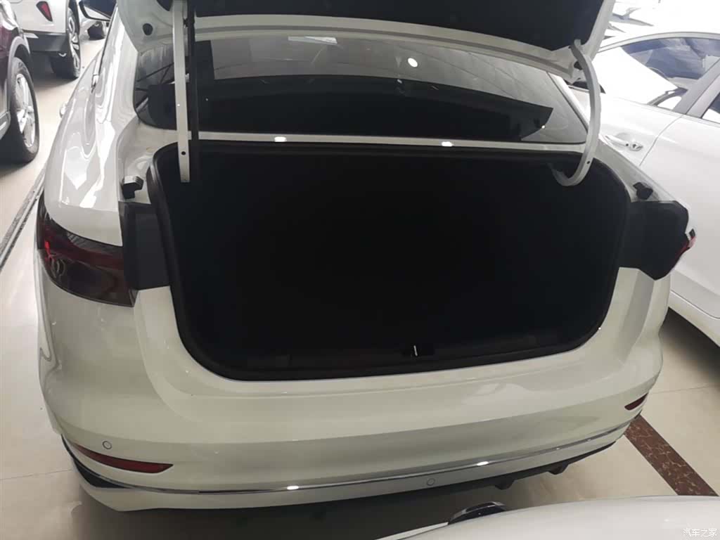 Geely Emgrand, 2022 19