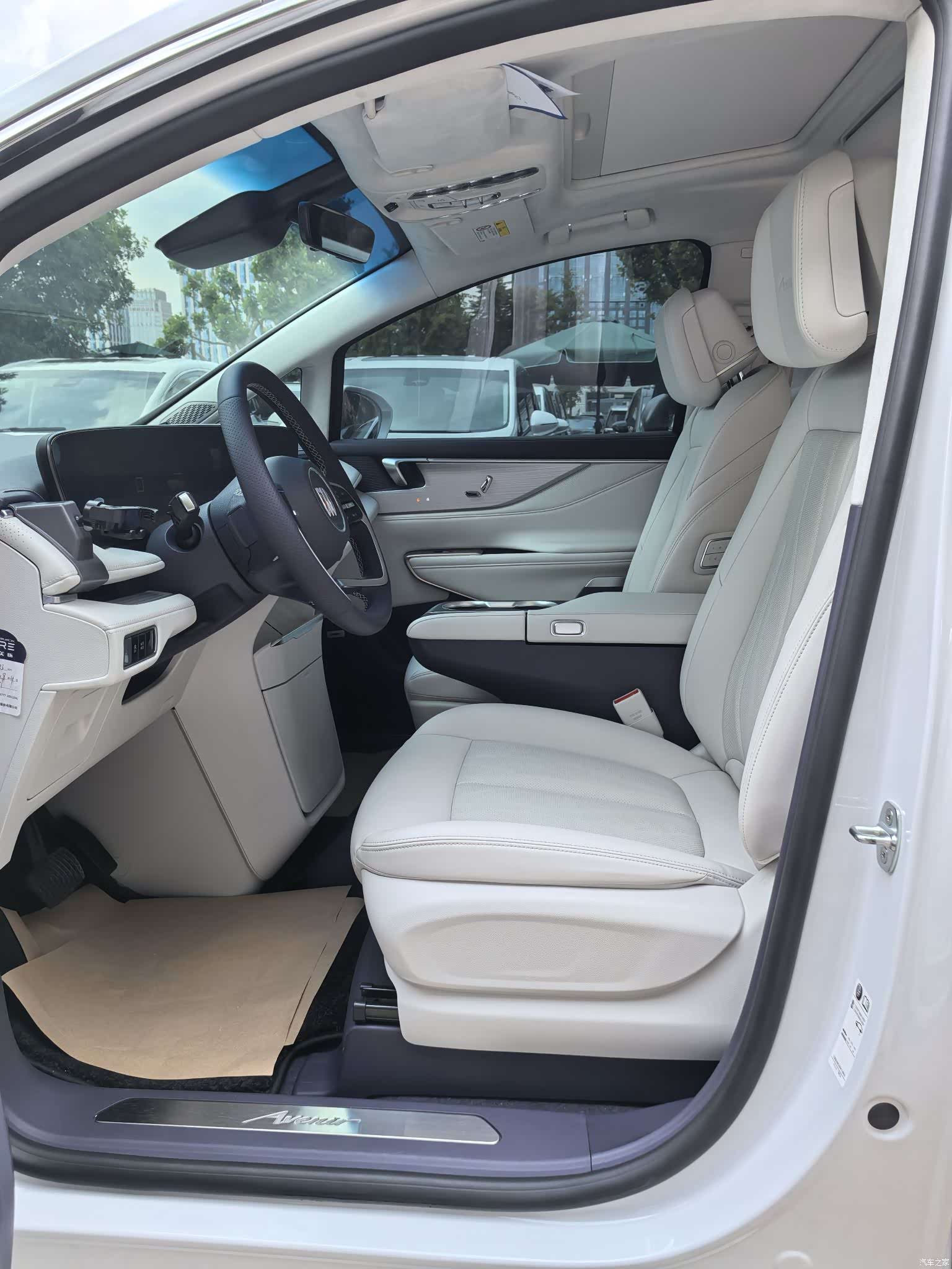 Buick GL8, 2025 8