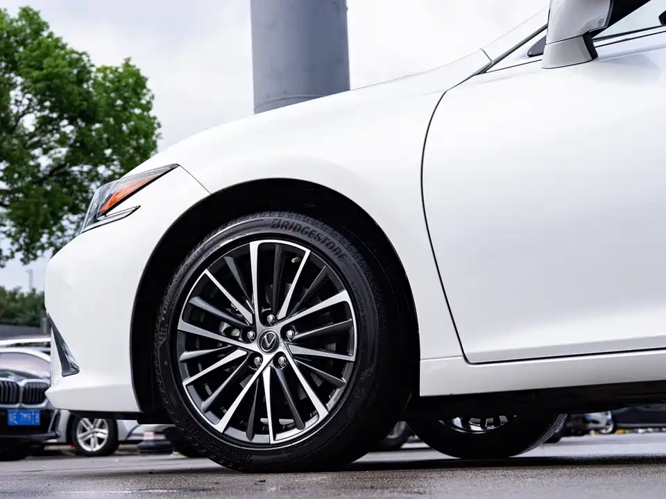 Lexus ES Lexus ES