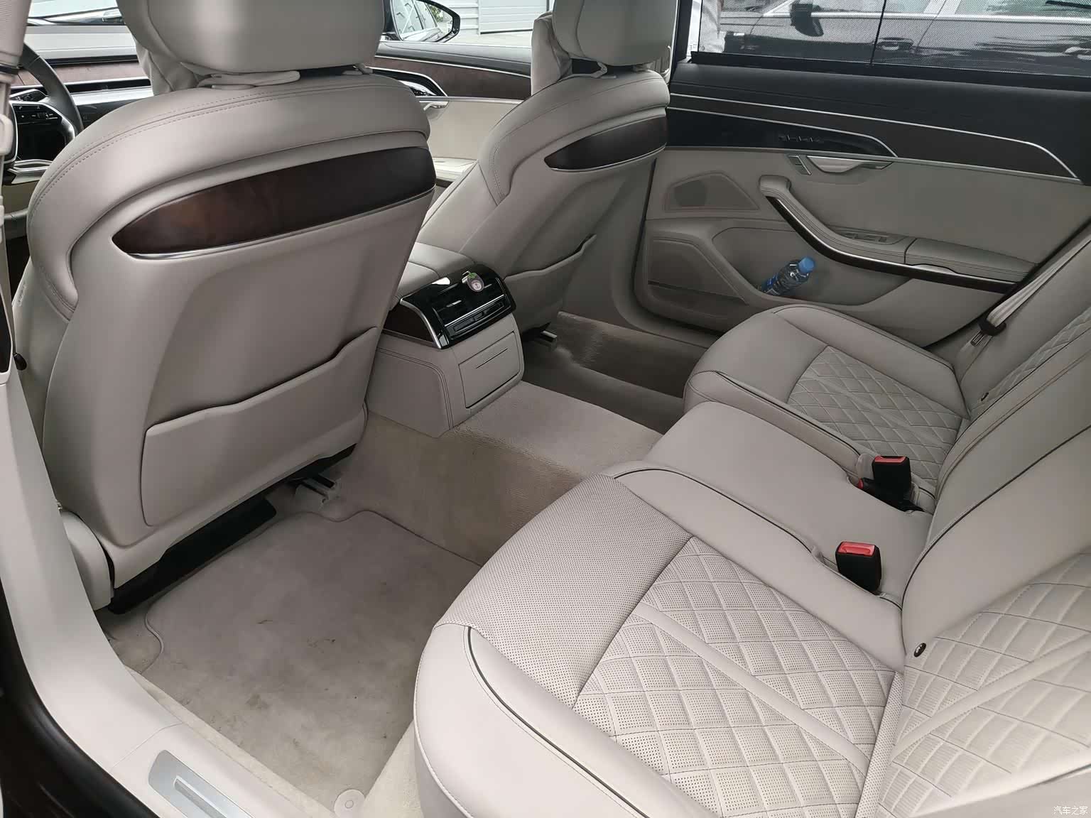 Audi A8L, 2026 11