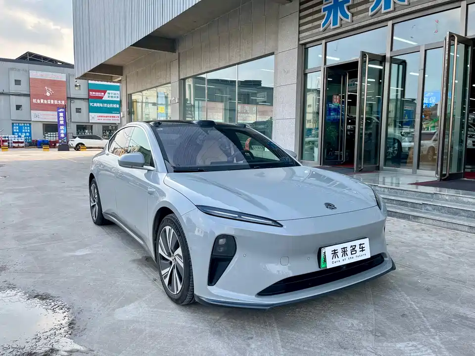 NIO ET5