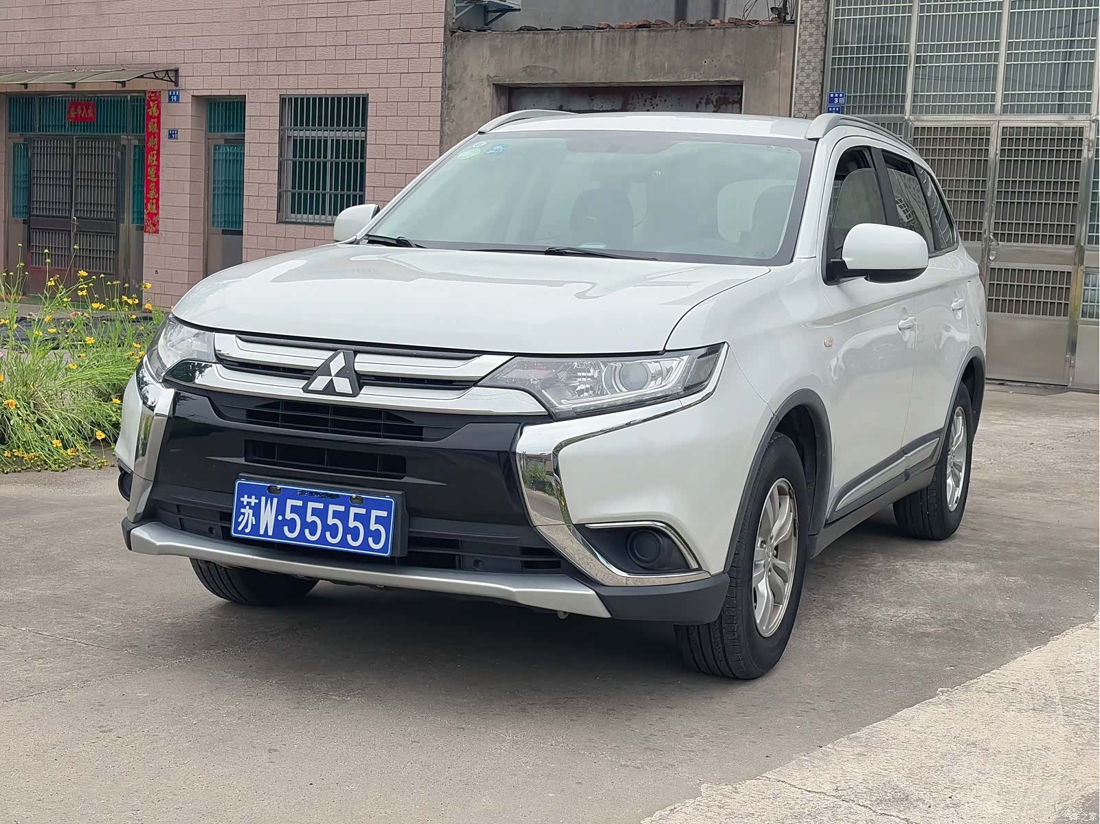 Mitsubishi Outlander, 2017 1