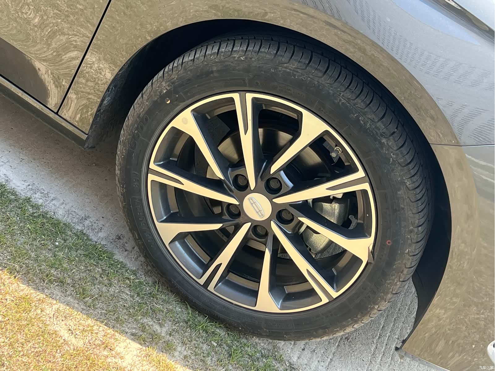 Geely Emgrand, 2025 4