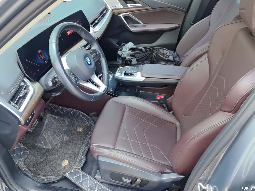 BMW iX1, 2023 22