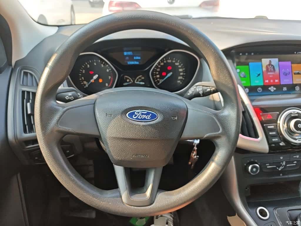 Ford Focus, 2016 11