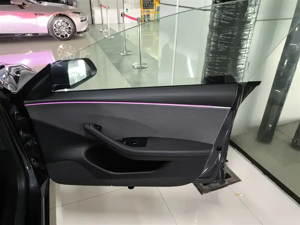 Tesla Model 3 Tesla Model 3
