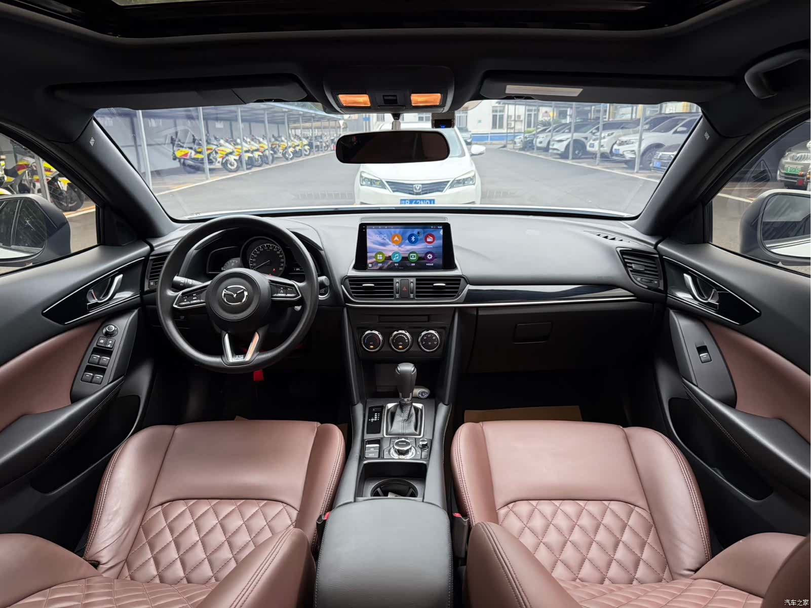 Mazda CX-4, 2023 10