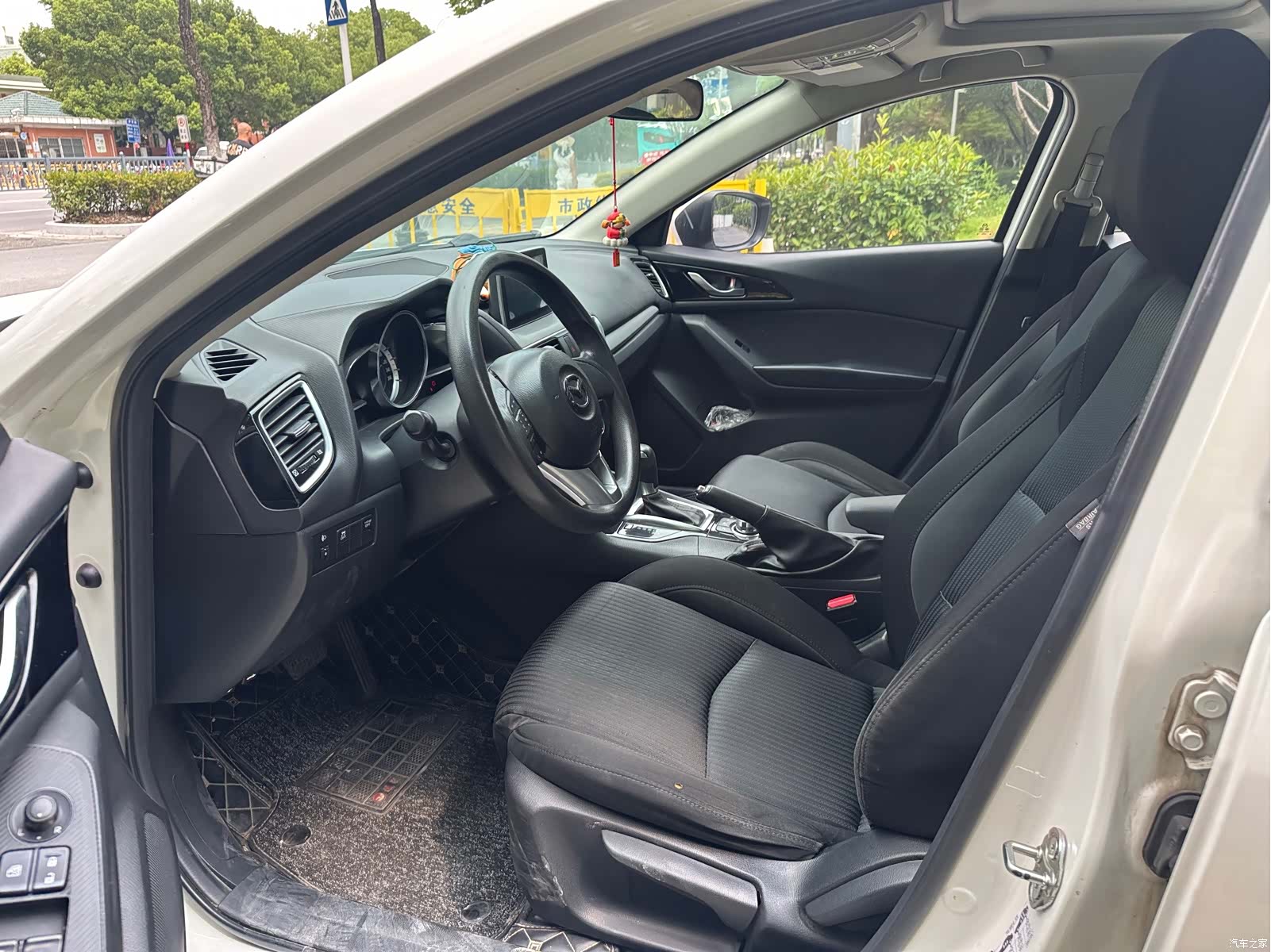 Mazda Mazda3, 2017 9