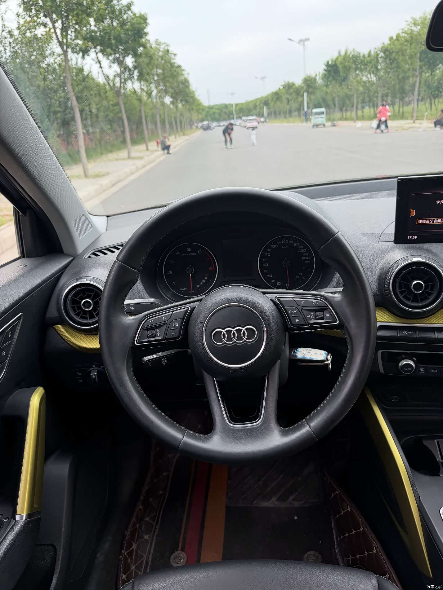 Audi Q2L, 2019 8