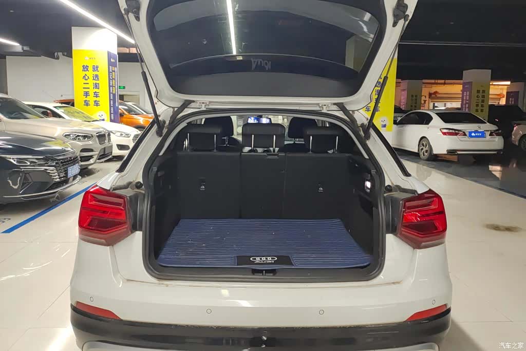 Audi Q2L, 2019 4