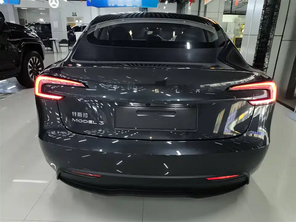 Tesla Model 3 Tesla Model 3