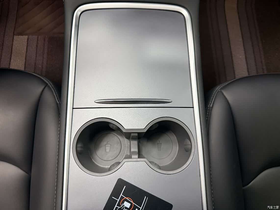 Tesla Model Y, 2024 10
