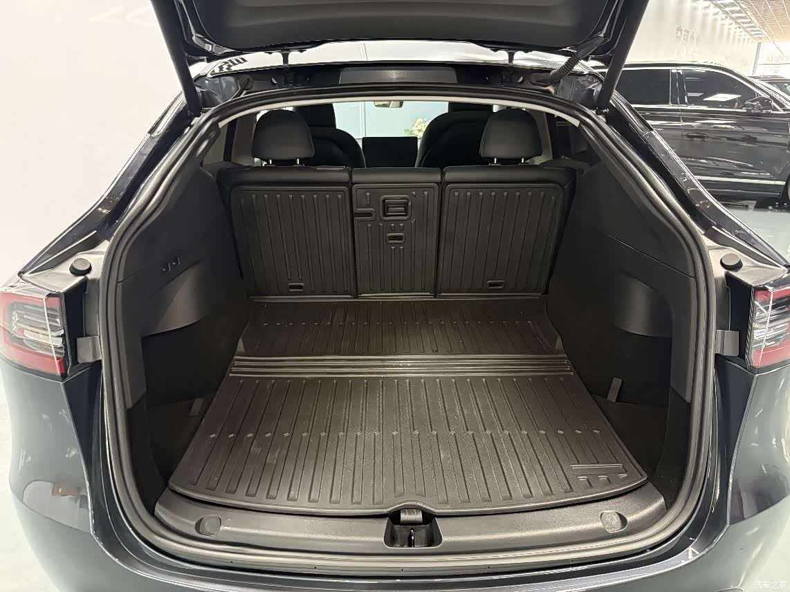 Tesla Model Y, 2024 15