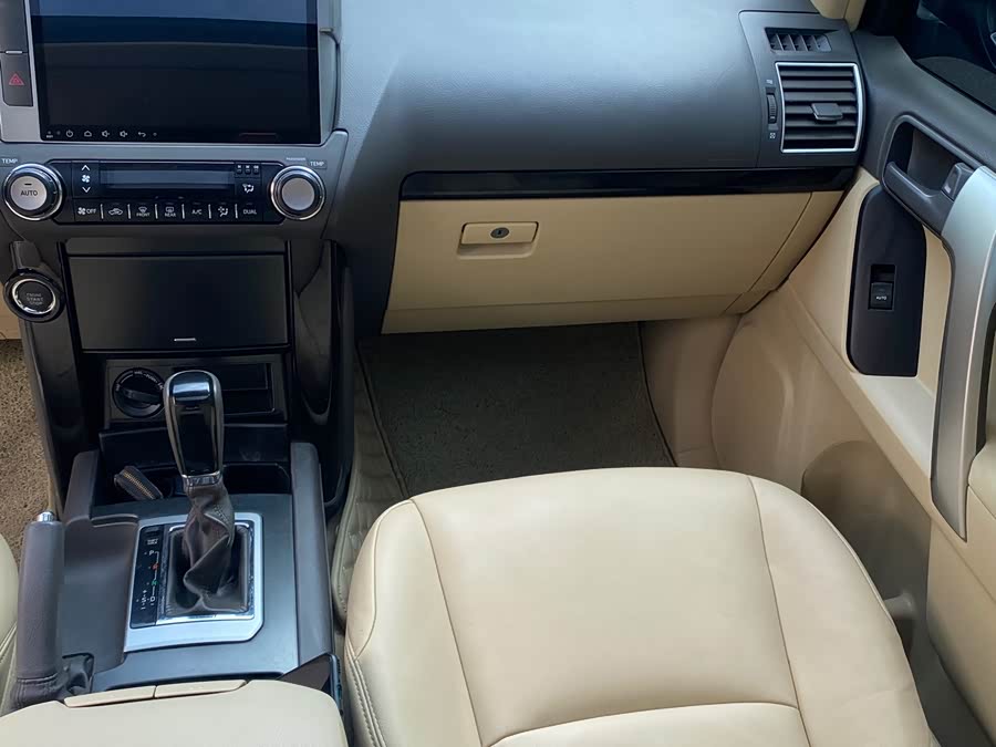 Toyota Prado 2017, фото 11