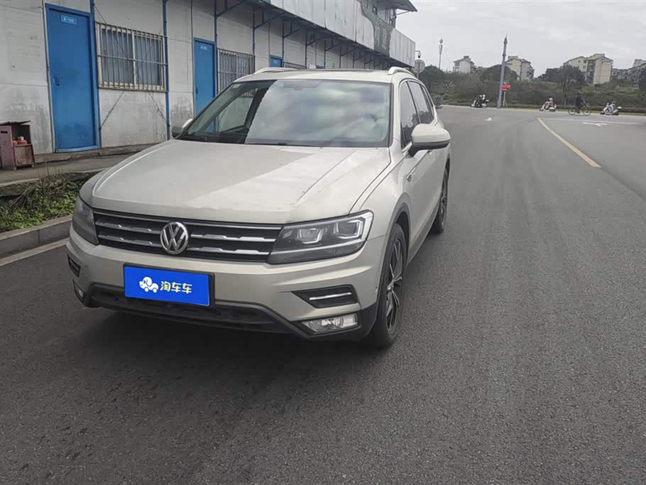 Volkswagen Tiguan L
