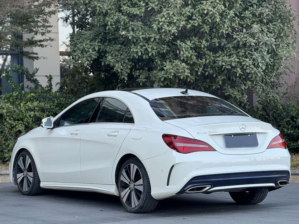 Mercedes-Benz CLA