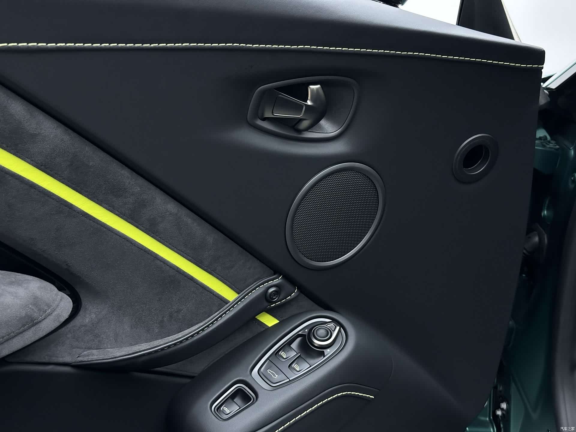 Aston Martin Vantage, 2022 15