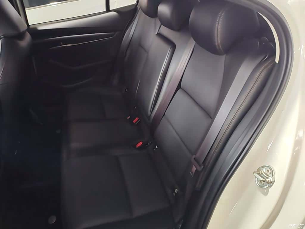 Mazda Mazda3, 2022 17