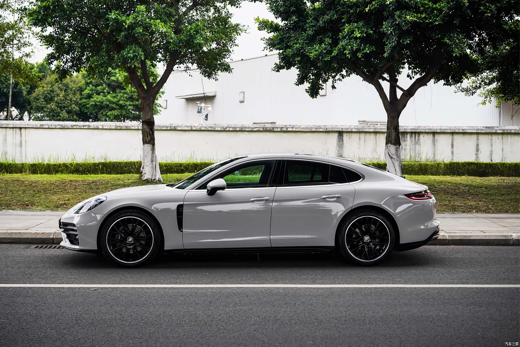 Porsche Panamera, 2018 2