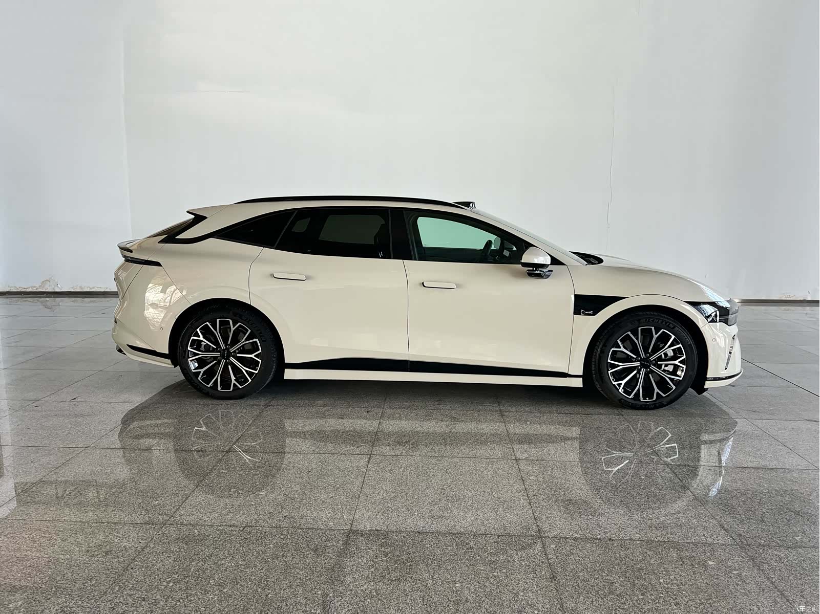 Zeekr 007, 2025 3